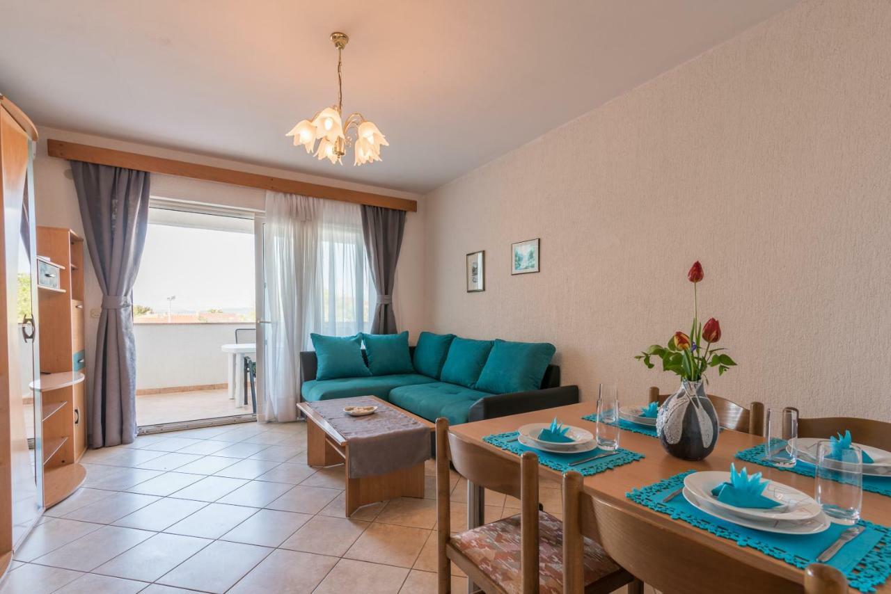 Pansion Dujmovic 1 Apartment Malinska Exterior photo