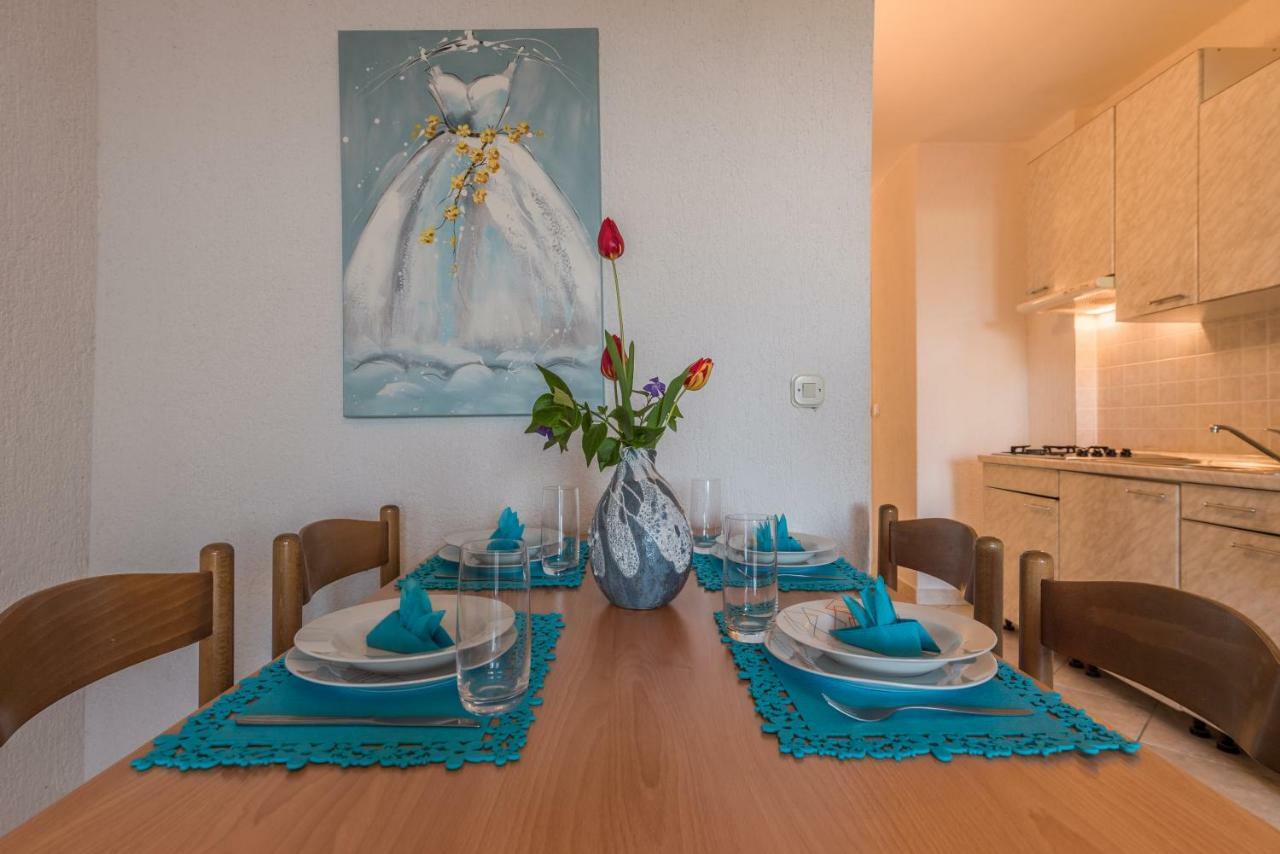 Pansion Dujmovic 1 Apartment Malinska Exterior photo